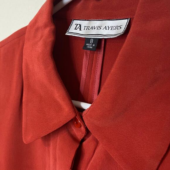 Travis Ayer's Vintage Red 100% Silk Button Down Blouse Size 8 - Picture 9 of 9